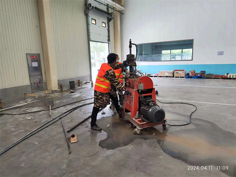 龙胜厂房地面下沉塌陷注浆加固施工